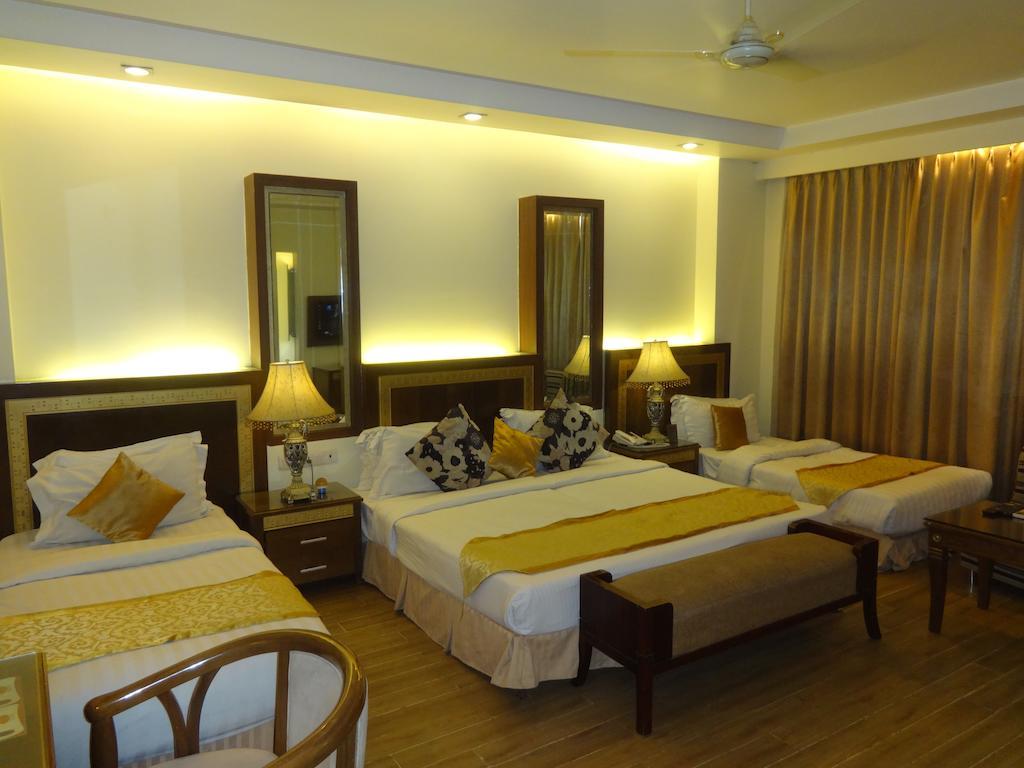 Hotel Picasso Paschim Vihar Delhi - Couple Friendly Local Ids Accepted מראה חיצוני תמונה